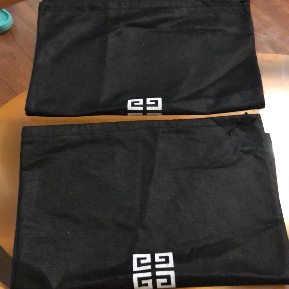 Givenchy 100%authentic - Picture 2 of 3